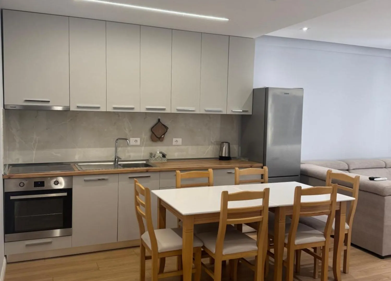 Apartament Tili Home Polisi i Vogel